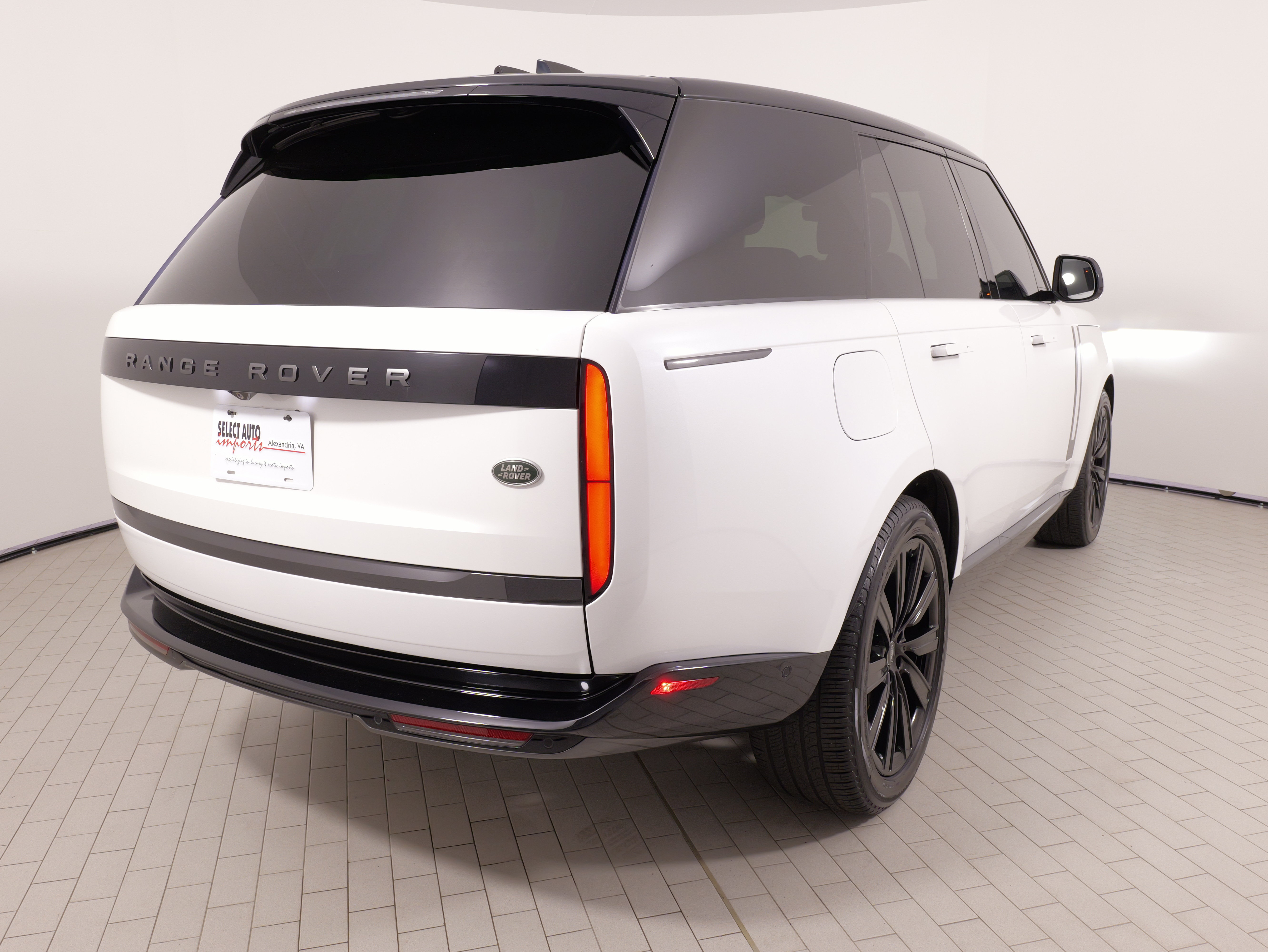 Used 2023 Land Rover Range Rover SE AWD/4WD image 15