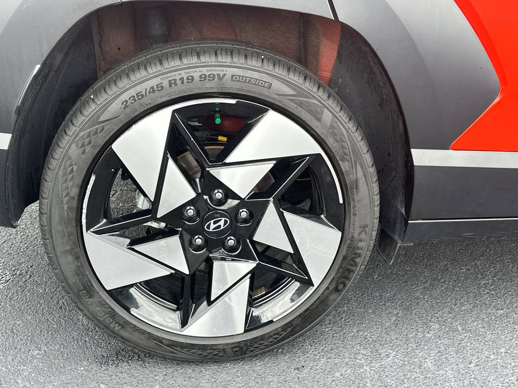 Used 2024 Hyundai Kona Limited FWD image 17