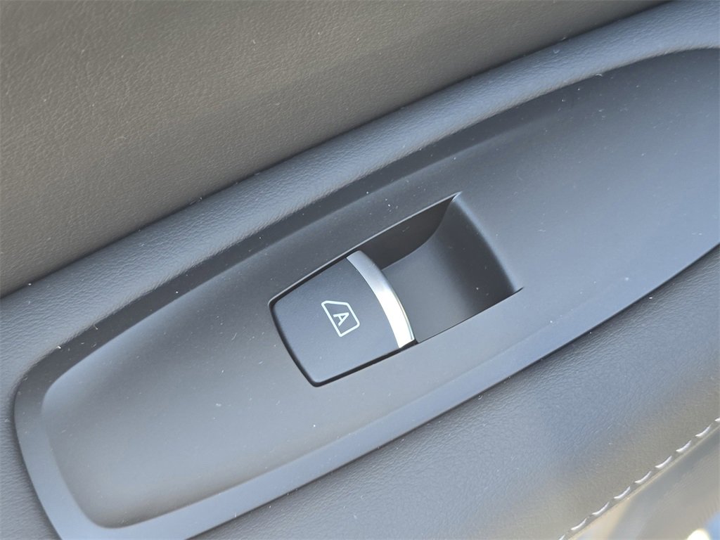 New 2025 INFINITI QX50 Sport image 11