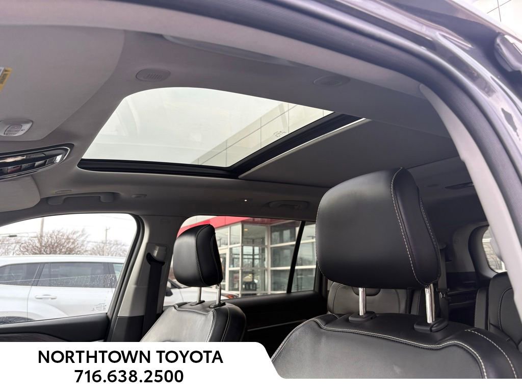 Used 2021 Jeep Grand Cherokee L Limited AWD/4WD image 17