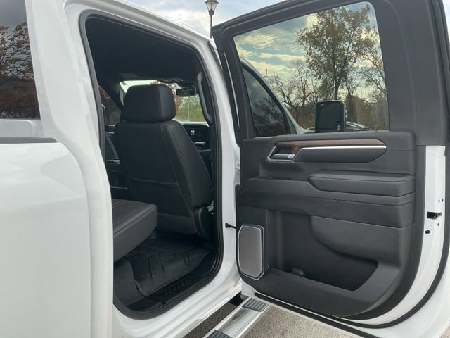 Used 2025 Chevrolet Silverado 2500 High Country image 24