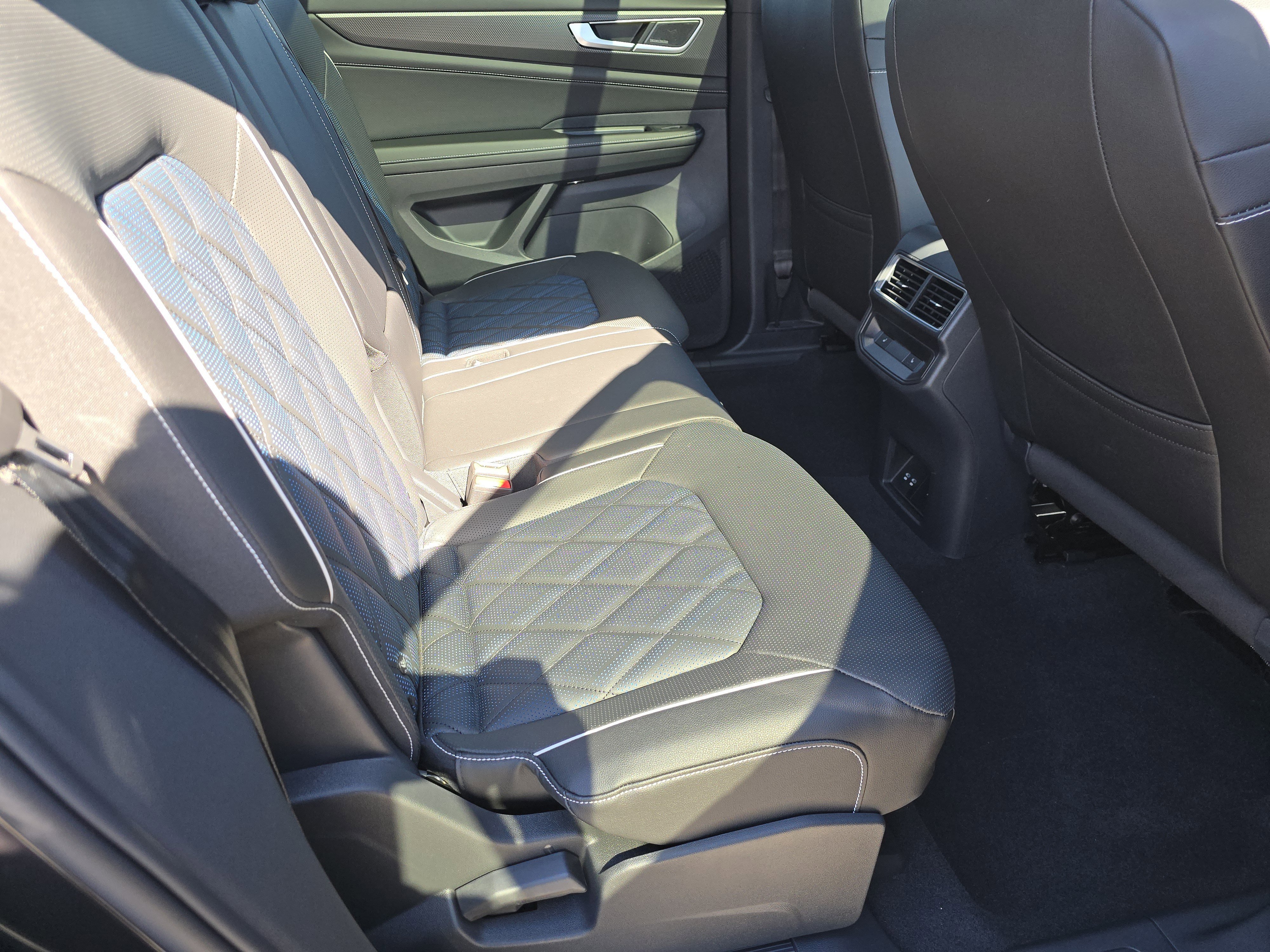 New 2026 Volkswagen Atlas Cross Sport SEL Premium R-Line image 19