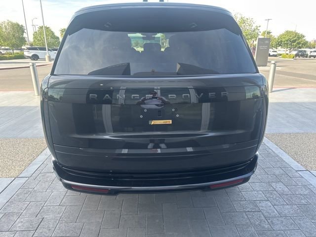 Used 2024 Land Rover Range Rover Long Wheelbase SE image 6