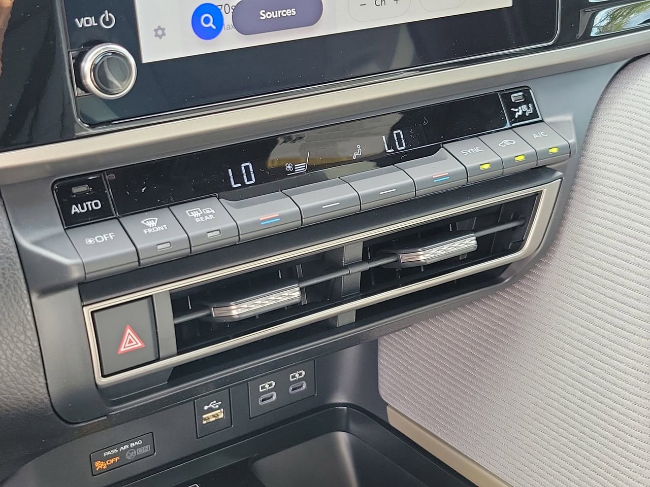 Used 2026 Toyota Camry SE FWD image 26