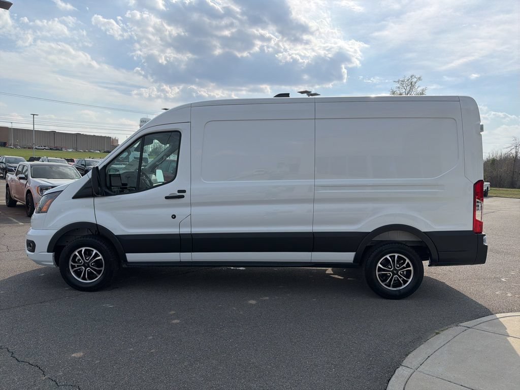 New 2026 Ford Transit 250 148 Medium Roof w/ Electrician Trade Package RWD image 6