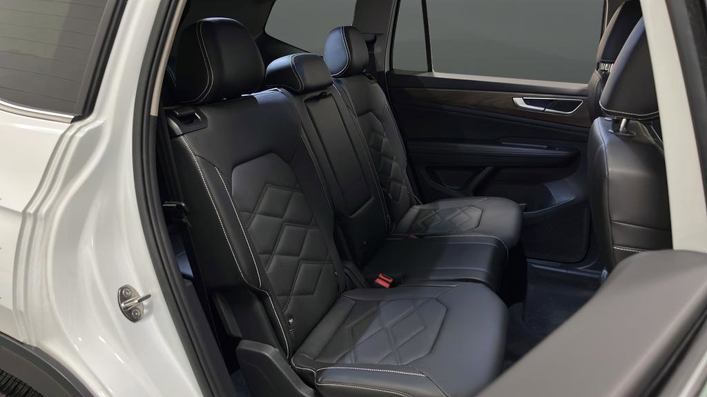 Used 2024 Volkswagen Atlas SE FWD image 25