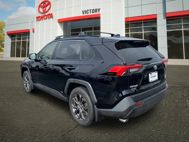 Used 2023 Toyota RAV4 XLE Premium AWD/4WD image 5