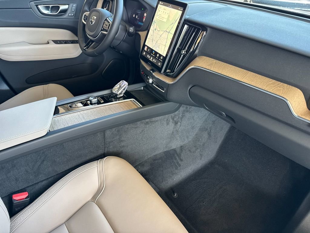 New 2026 Volvo XC60 T8 Plus w/ Protection Package Premier image 15