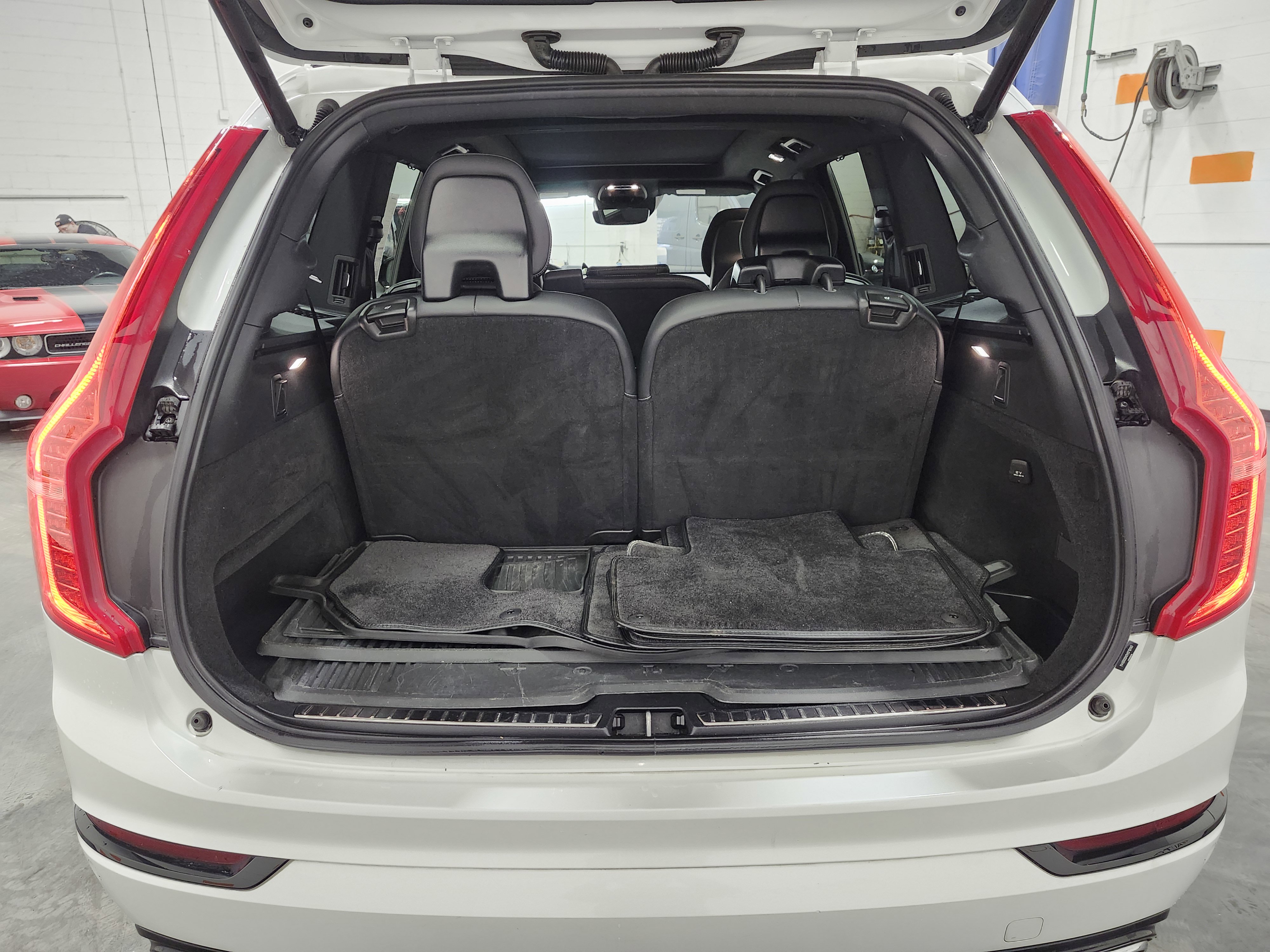 Used 2021 Volvo XC90 T8 R-Design w/ Advanced Package image 26