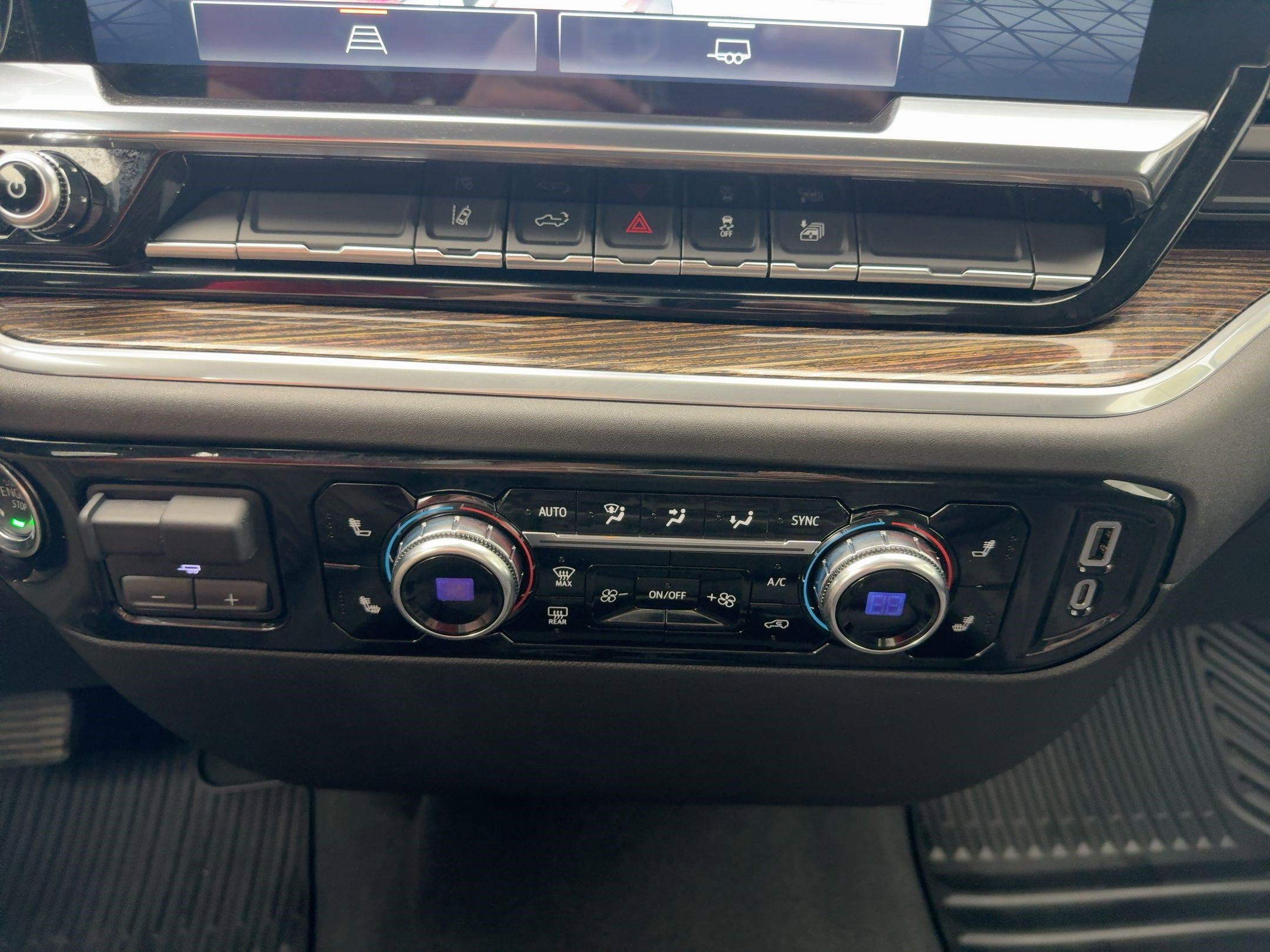 Certified 2025 GMC Sierra 2500 SLE w/ SLE Convenience Package image 16