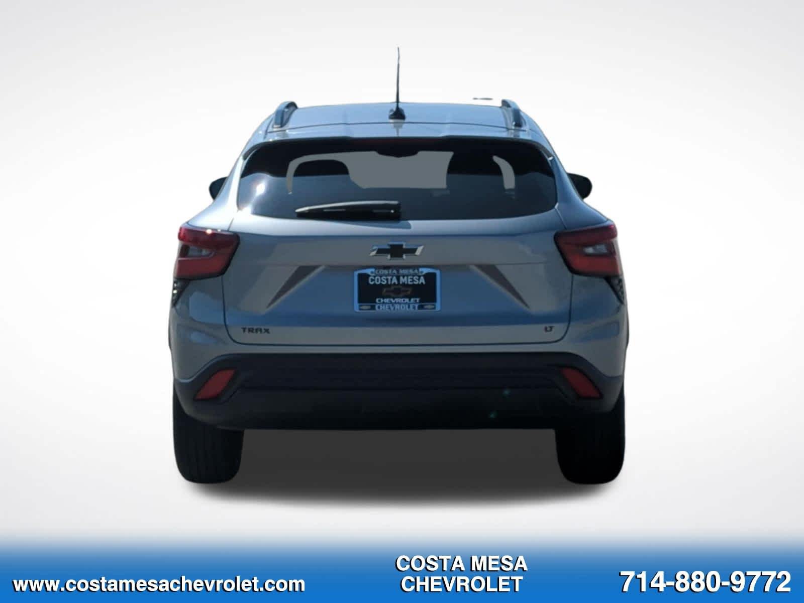 New 2026 Chevrolet Trax LT w/ Midnight Edition FWD image 6