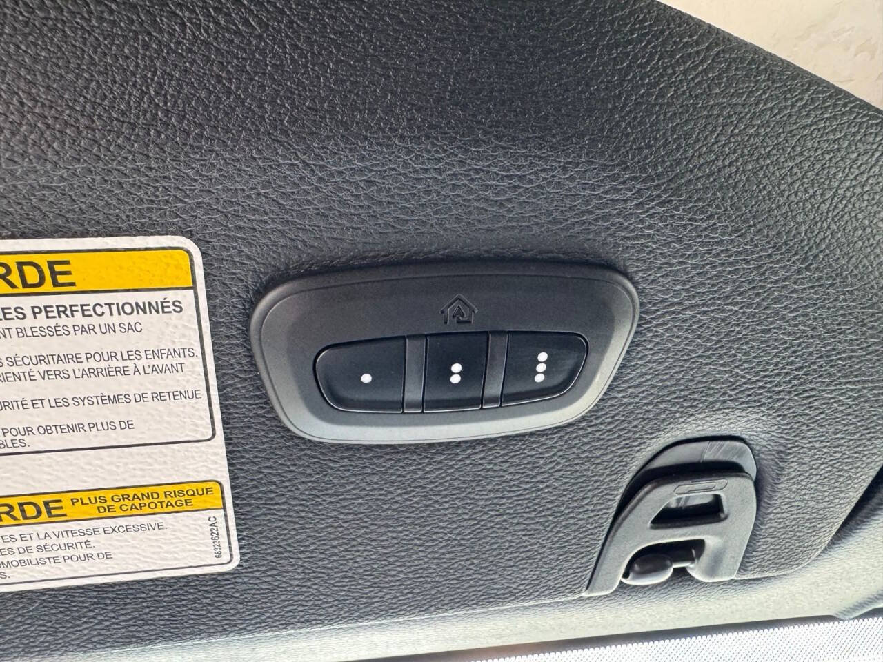 Used 2021 Jeep Wrangler Unlimited Sahara w/ Uconnect 4C Nav & Sound Group AWD/4WD image 25