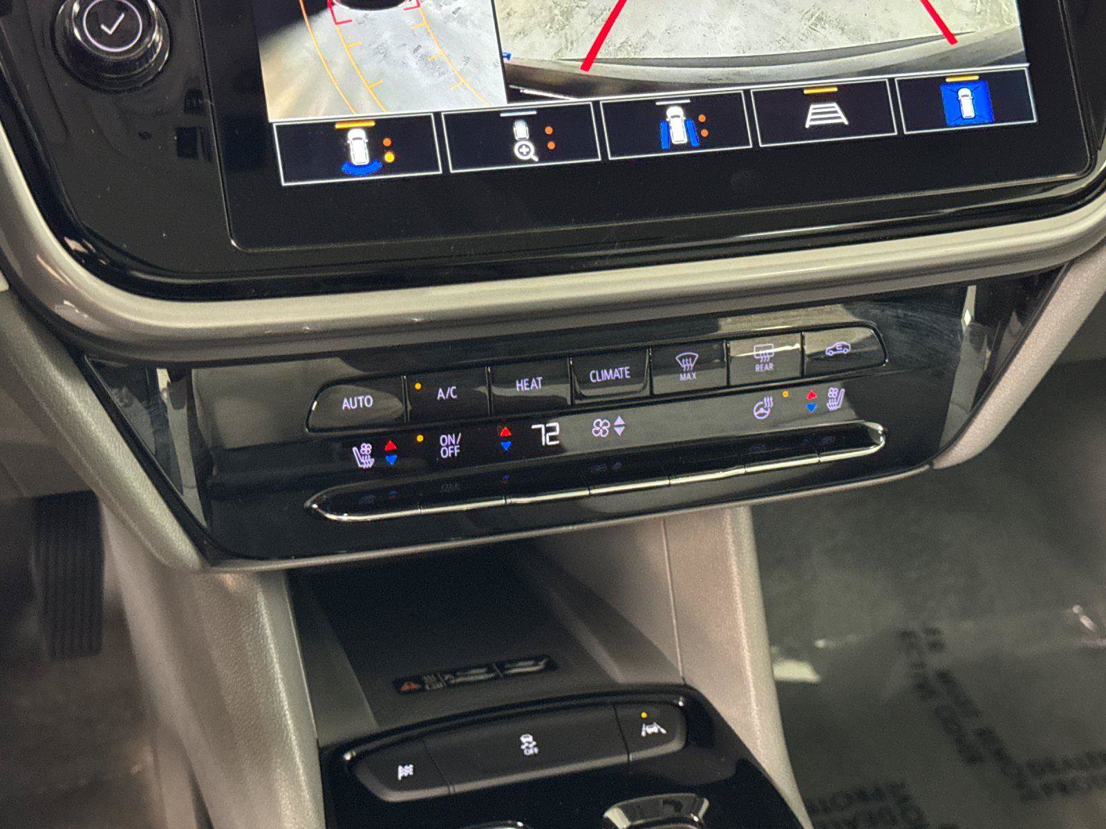 Used 2022 Chevrolet Bolt EUV Premier w/ Sun & Sound Package FWD image 19