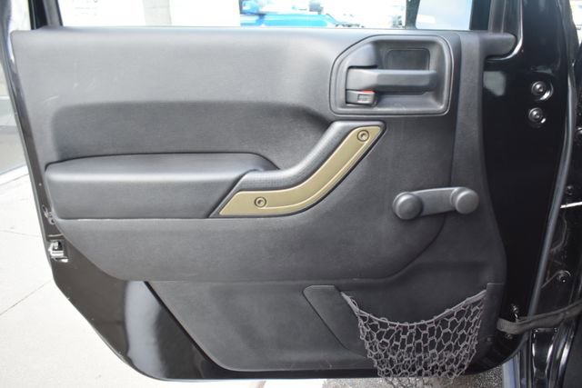 Used 2015 Jeep Wrangler Unlimited Sport image 14