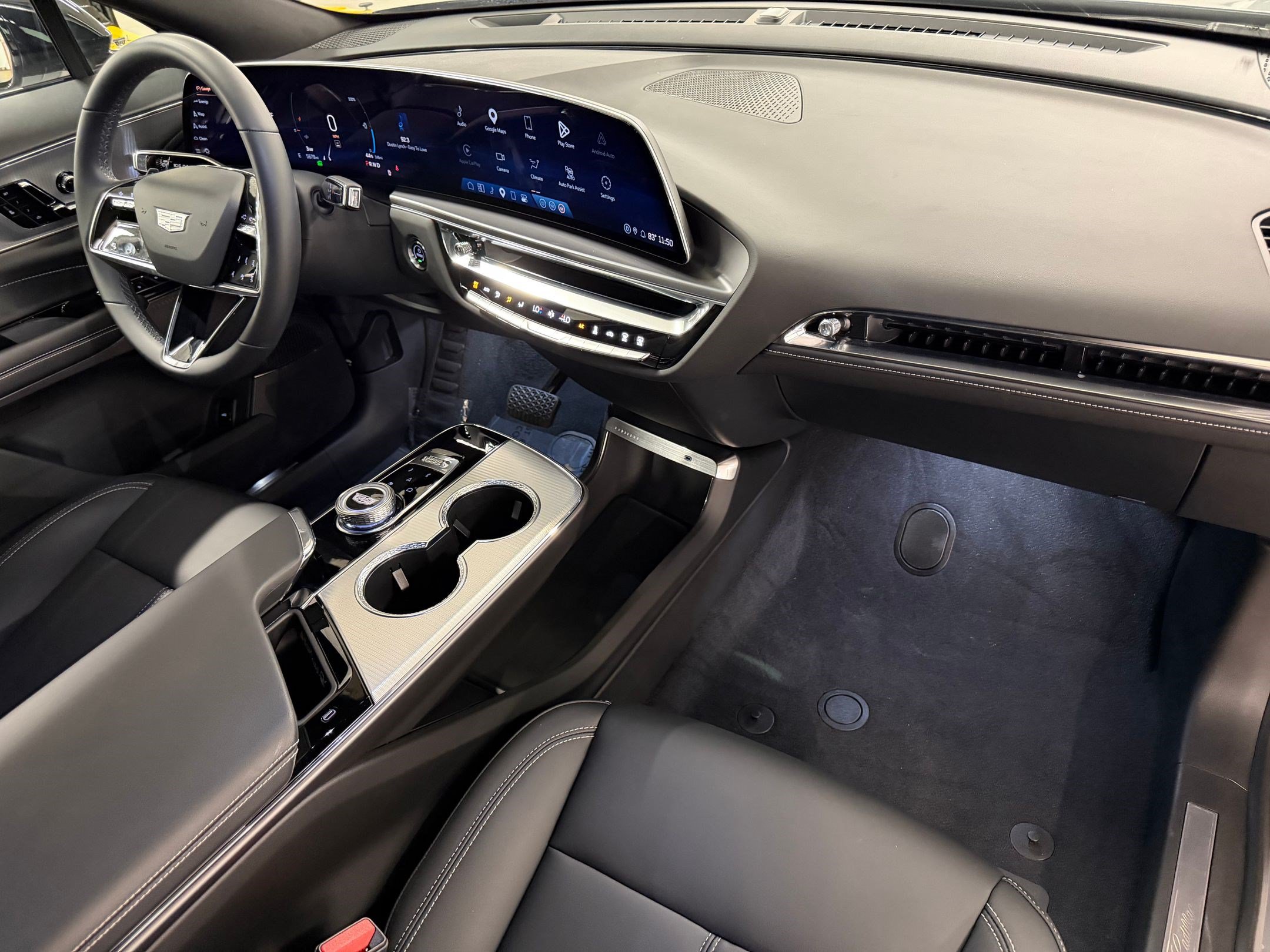 Certified 2024 Cadillac Lyriq Tech w/ Driver Assist Package AWD/4WD image 47