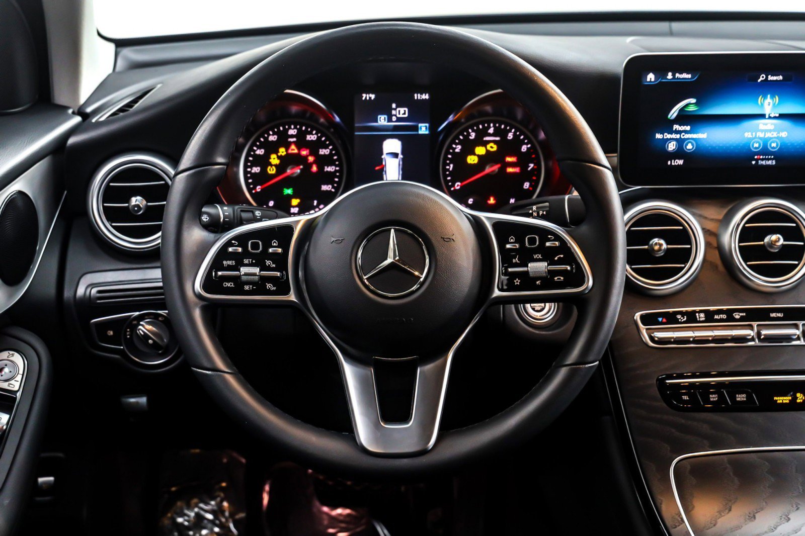 Used 2022 Mercedes-Benz GLC 300 w/ Premium Package Lite image 18