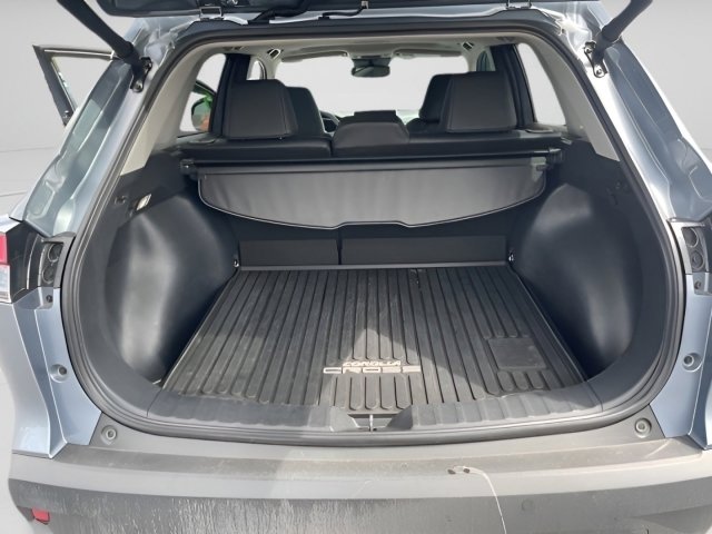 Used 2023 Toyota Corolla Cross XLE w/ Convenience Package image 16