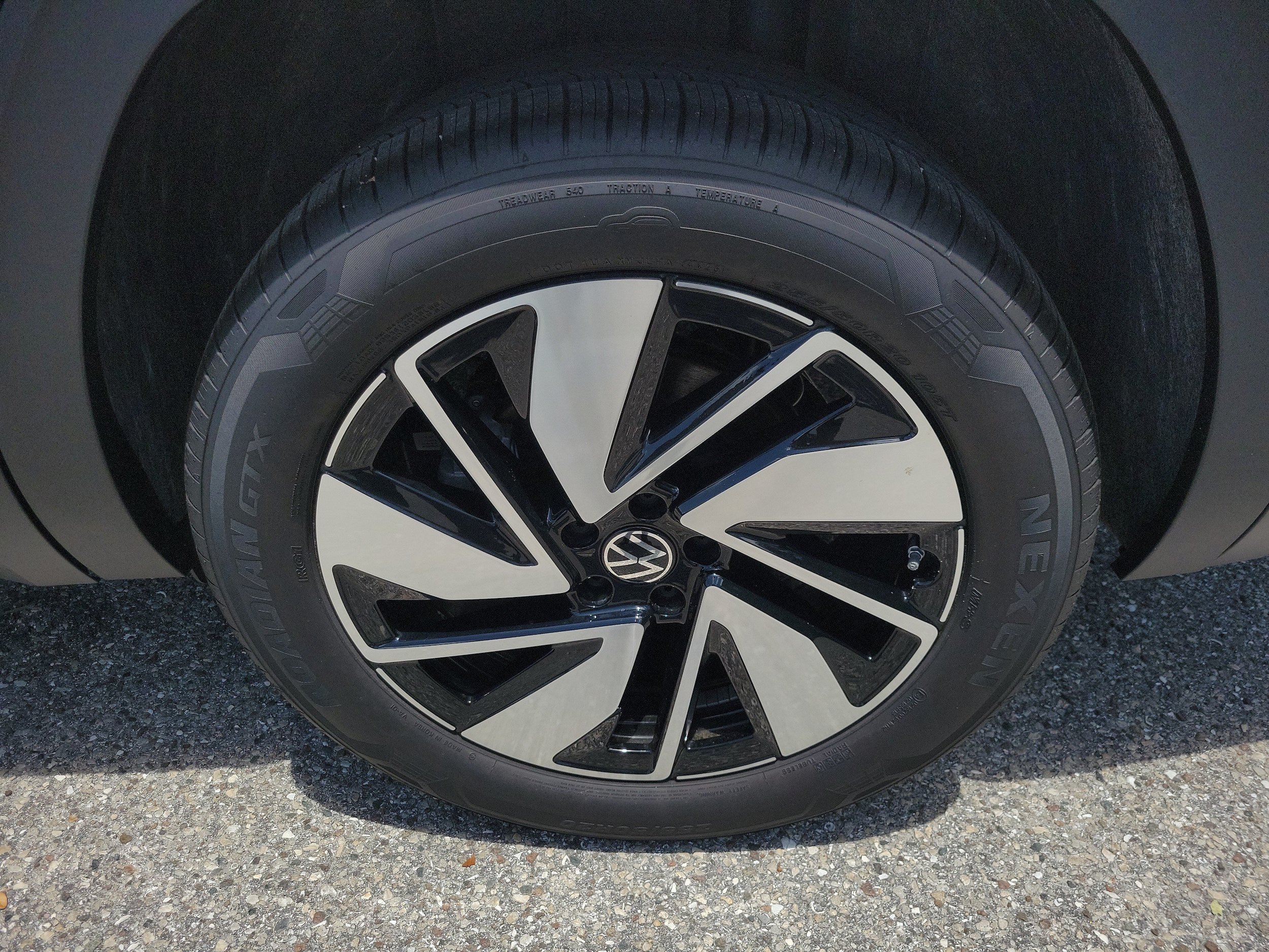 New 2026 Volkswagen Atlas SE FWD image 33