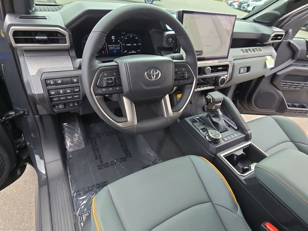 Used 2025 Toyota Tacoma Trailhunter image 18