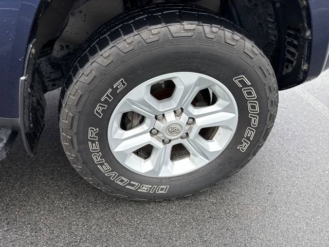 Used 2018 Toyota 4Runner SR5 Premium image 11