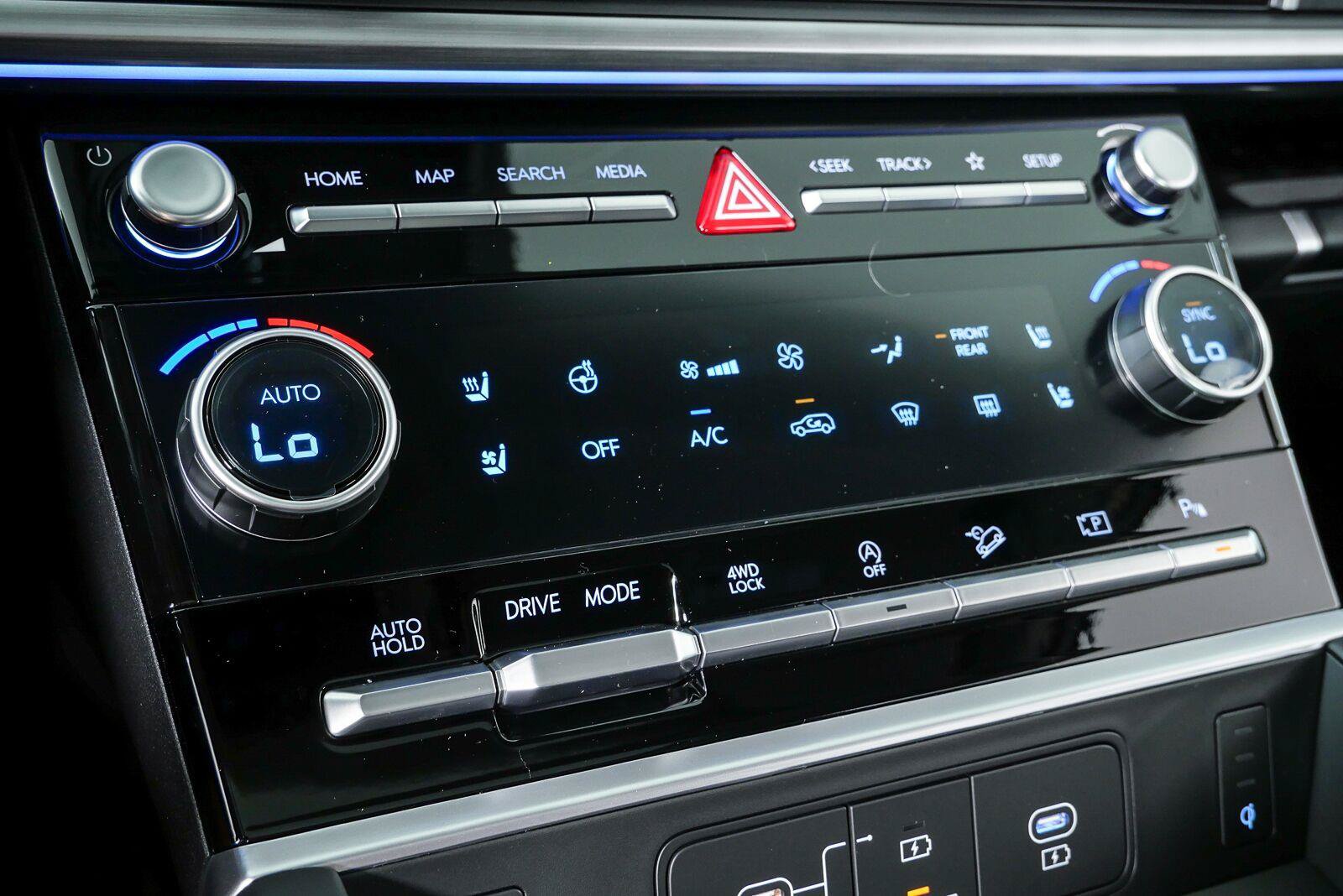 New 2026 Hyundai Santa Fe Limited AWD/4WD image 17