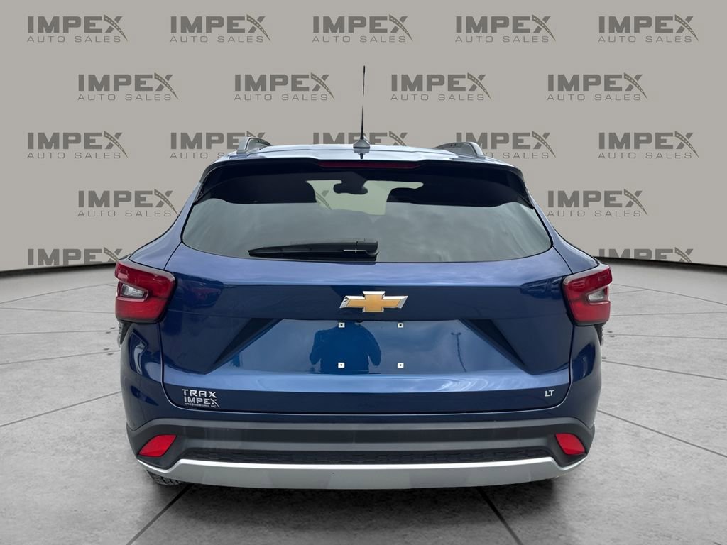Used 2024 Chevrolet Trax LT FWD image 4