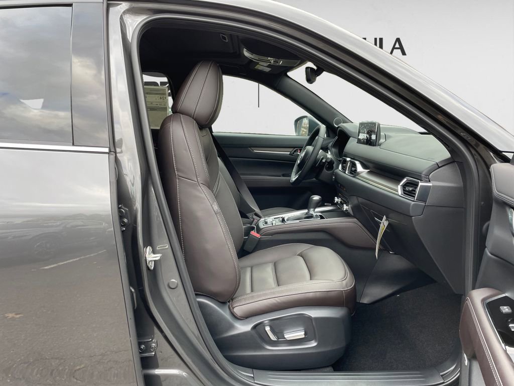 New 2025 MAZDA CX-5 Signature image 14