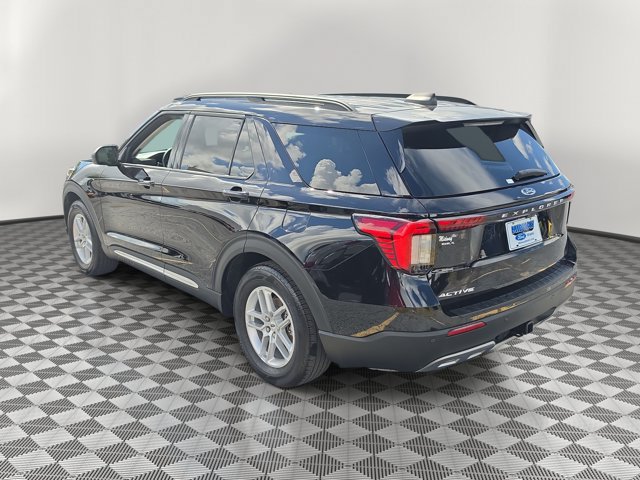 Certified 2025 Ford Explorer Active w/ Active Comfort Package RWD image 4