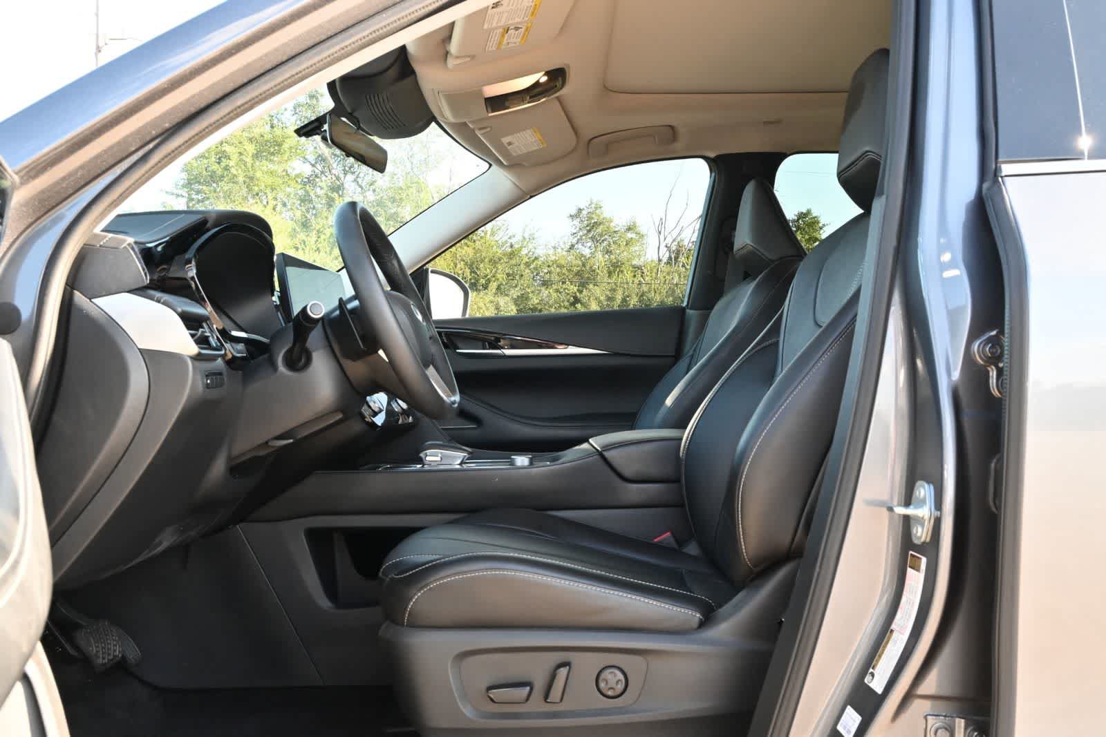 Certified 2025 INFINITI QX60 Pure FWD image 17