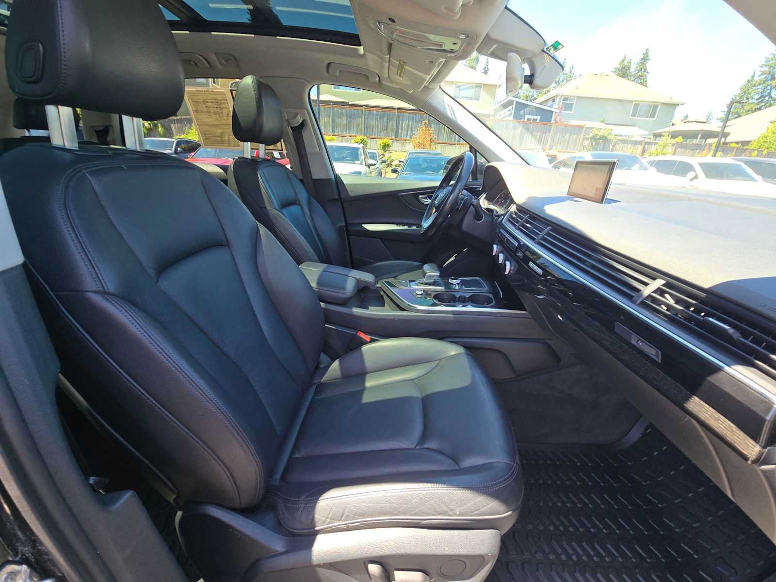 Used 2017 Audi Q7 3.0T Premium AWD/4WD image 11