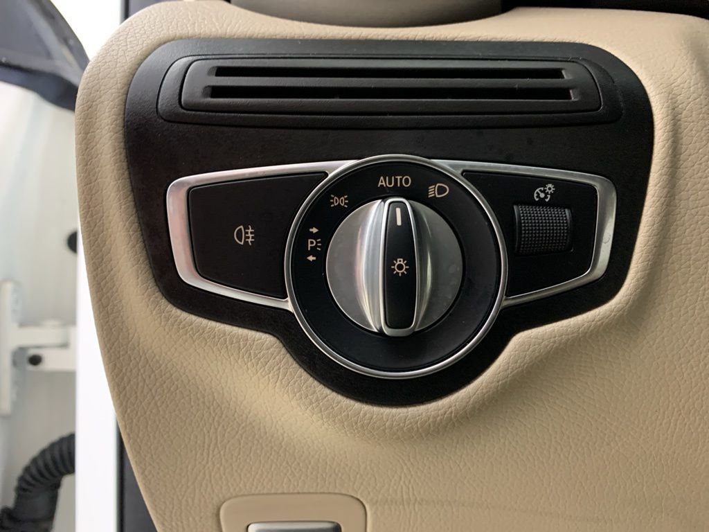 Used 2021 Mercedes-Benz GLC 300 image 17