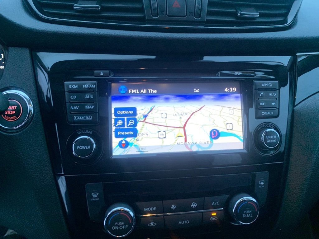 Used 2018 Nissan Rogue Sport SL w/ SL Premium Package image 16