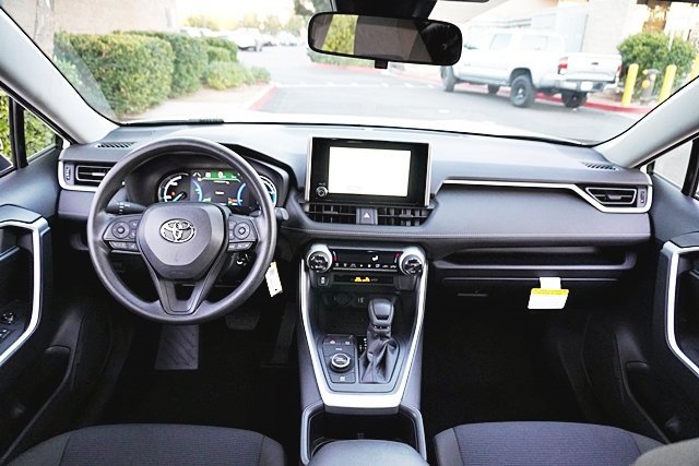 Used 2025 Toyota RAV4 LE image 18