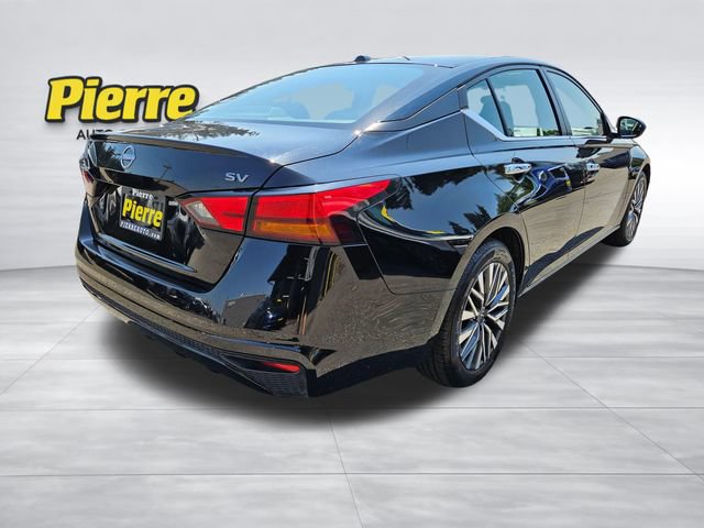 Used 2024 Nissan Altima 2.5 SV FWD image 8