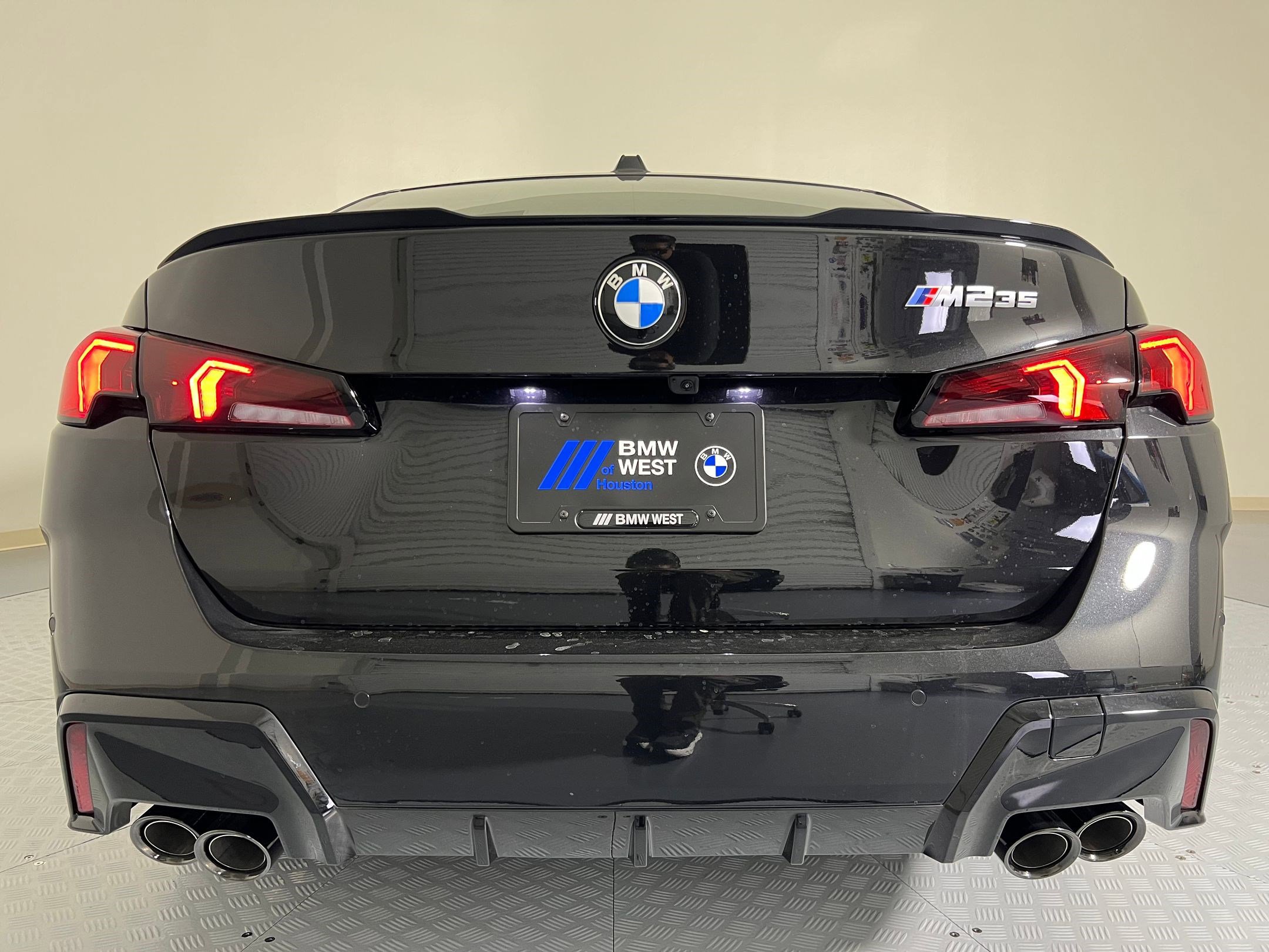 Used 2025 BMW M235i xDrive w/ Premium Package image 10