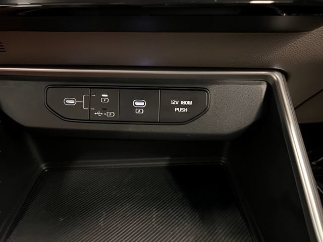 Used 2026 Kia Carnival FWD image 28