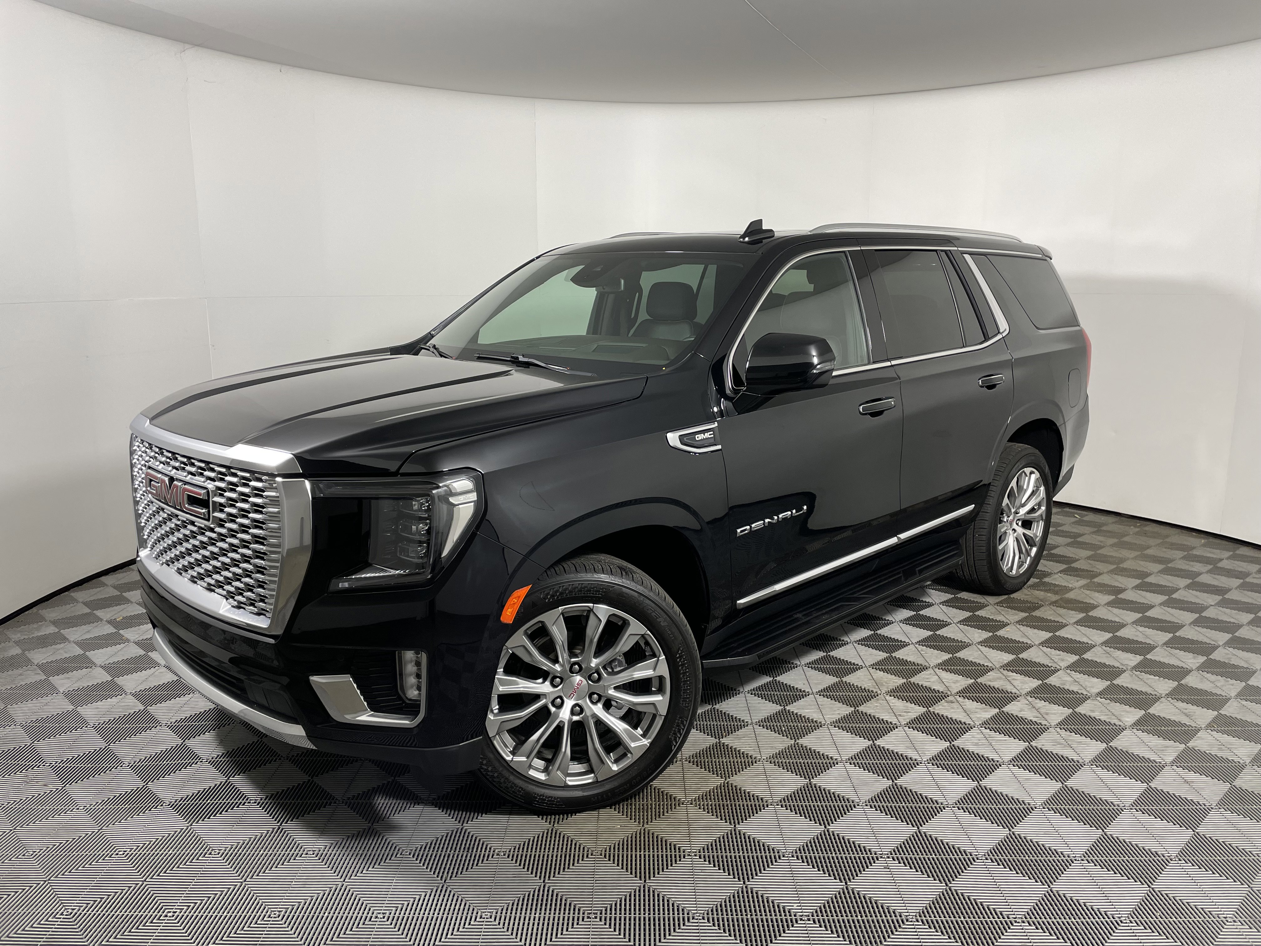 Used 2023 GMC Yukon Denali image 1