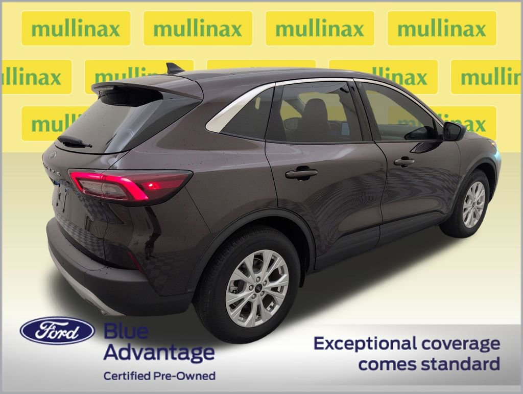 Used 2023 Ford Escape Active w/ Tech Pack #1 FWD image 3