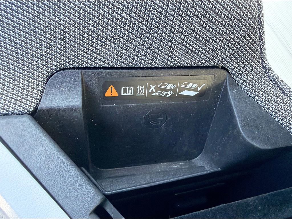 Certified 2025 Cadillac Optiq Sport 2 image 30