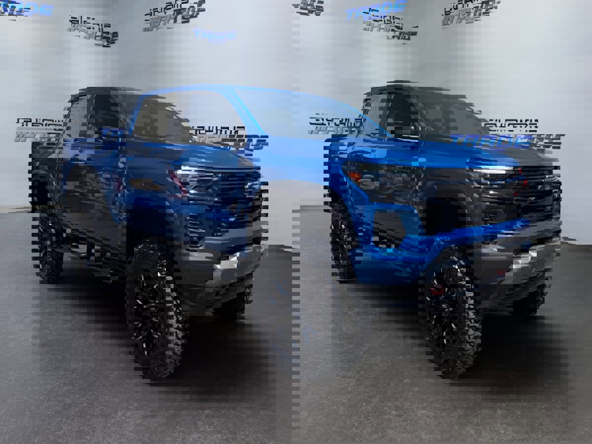 Used 2024 Chevrolet Colorado Z71 w/ Z71 Convenience Package 2 image 3