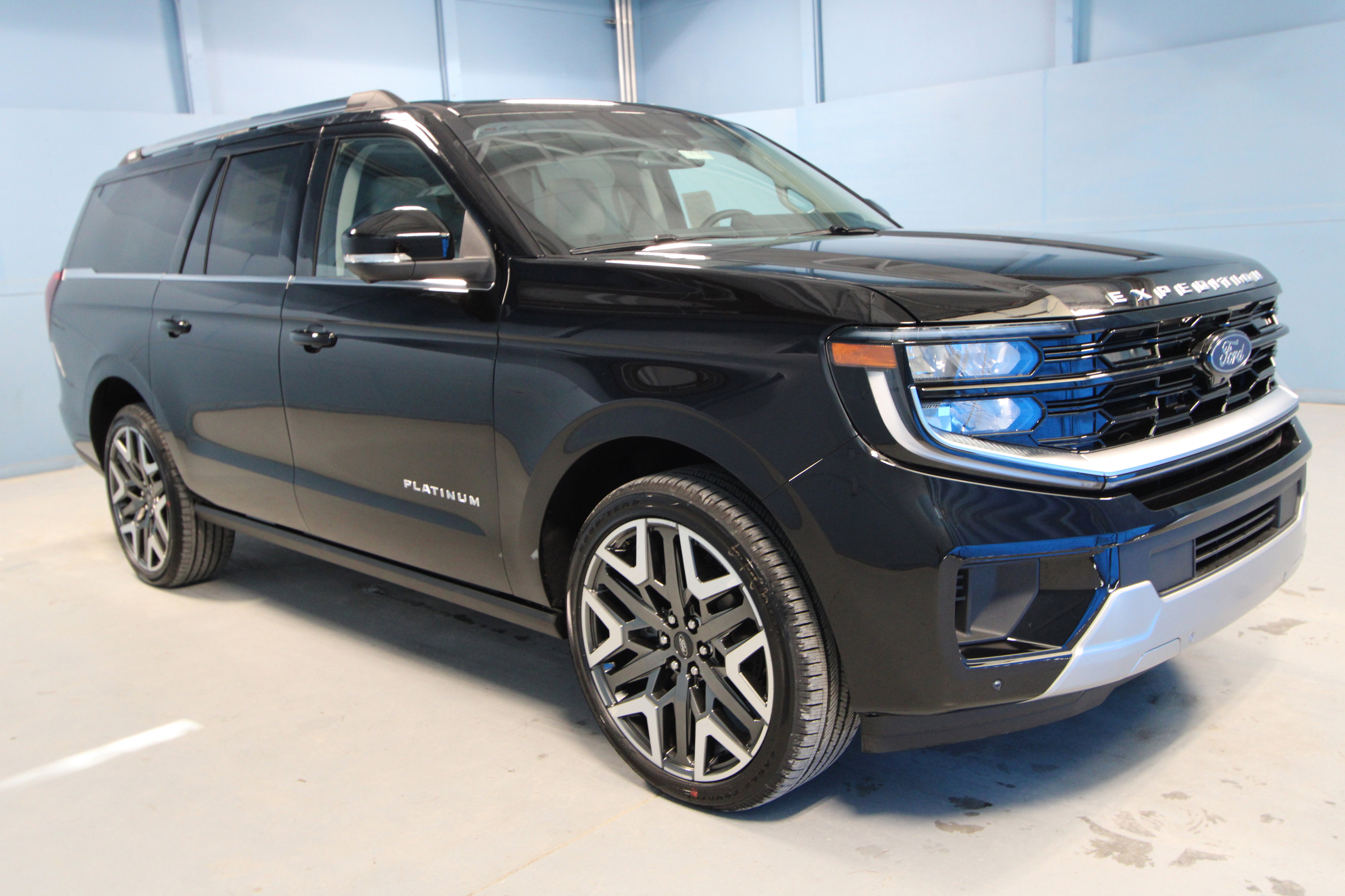 New 2026 Ford Expedition Max Platinum AWD/4WD image 1