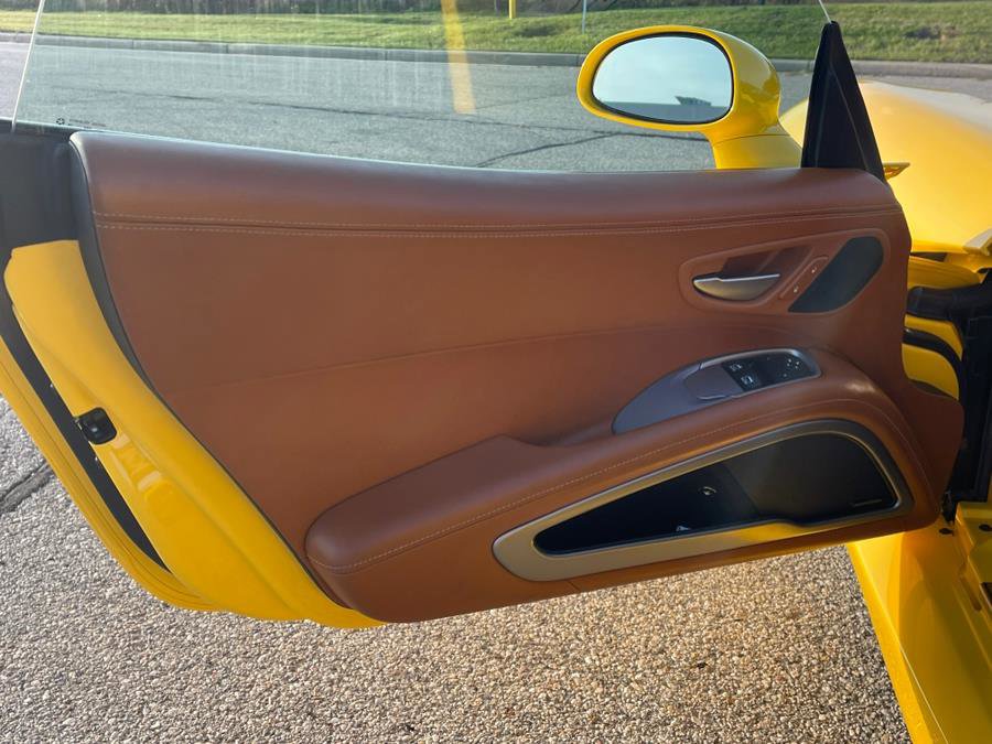 Used 2013 SRT Viper GTS w/ GTS Laguna Interior Pkg image 15