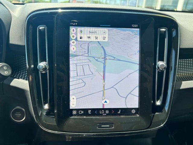 Certified 2025 Volvo XC40 B5 Plus AWD/4WD image 23
