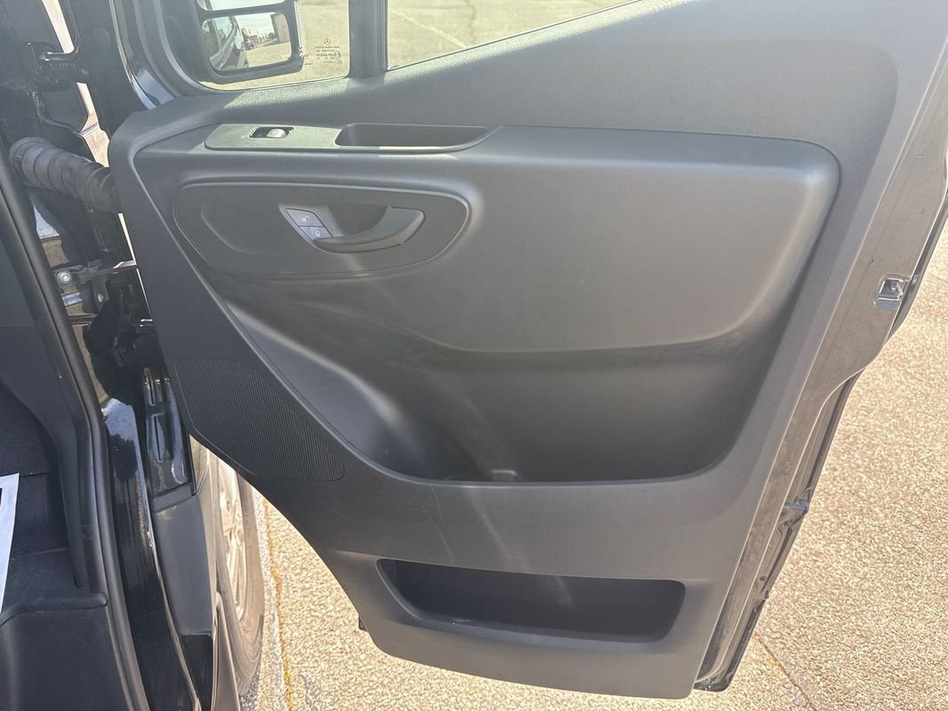Used 2020 Mercedes-Benz Sprinter 2500 image 18
