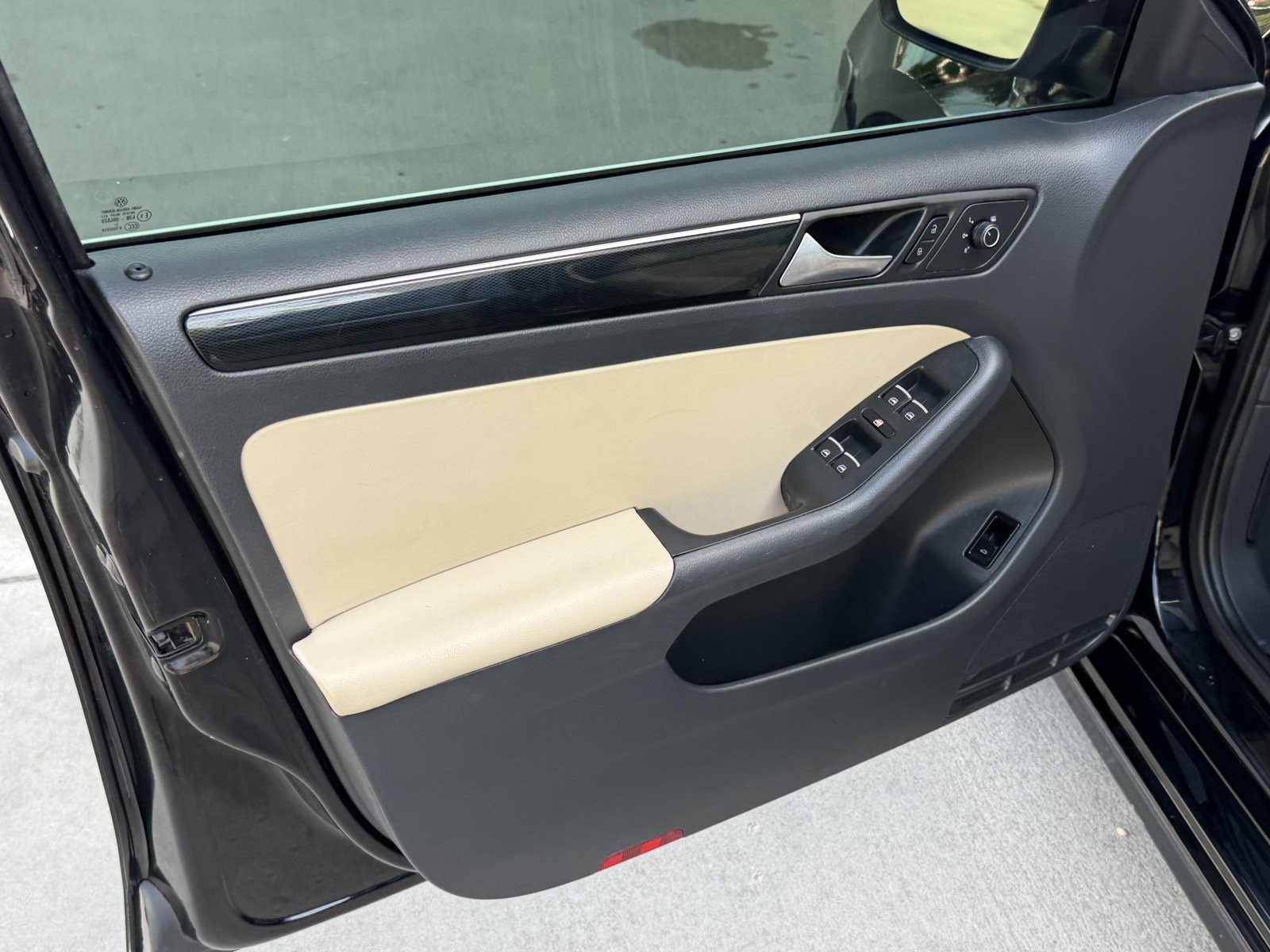 Used 2015 Volkswagen Jetta TDI SEL FWD image 19
