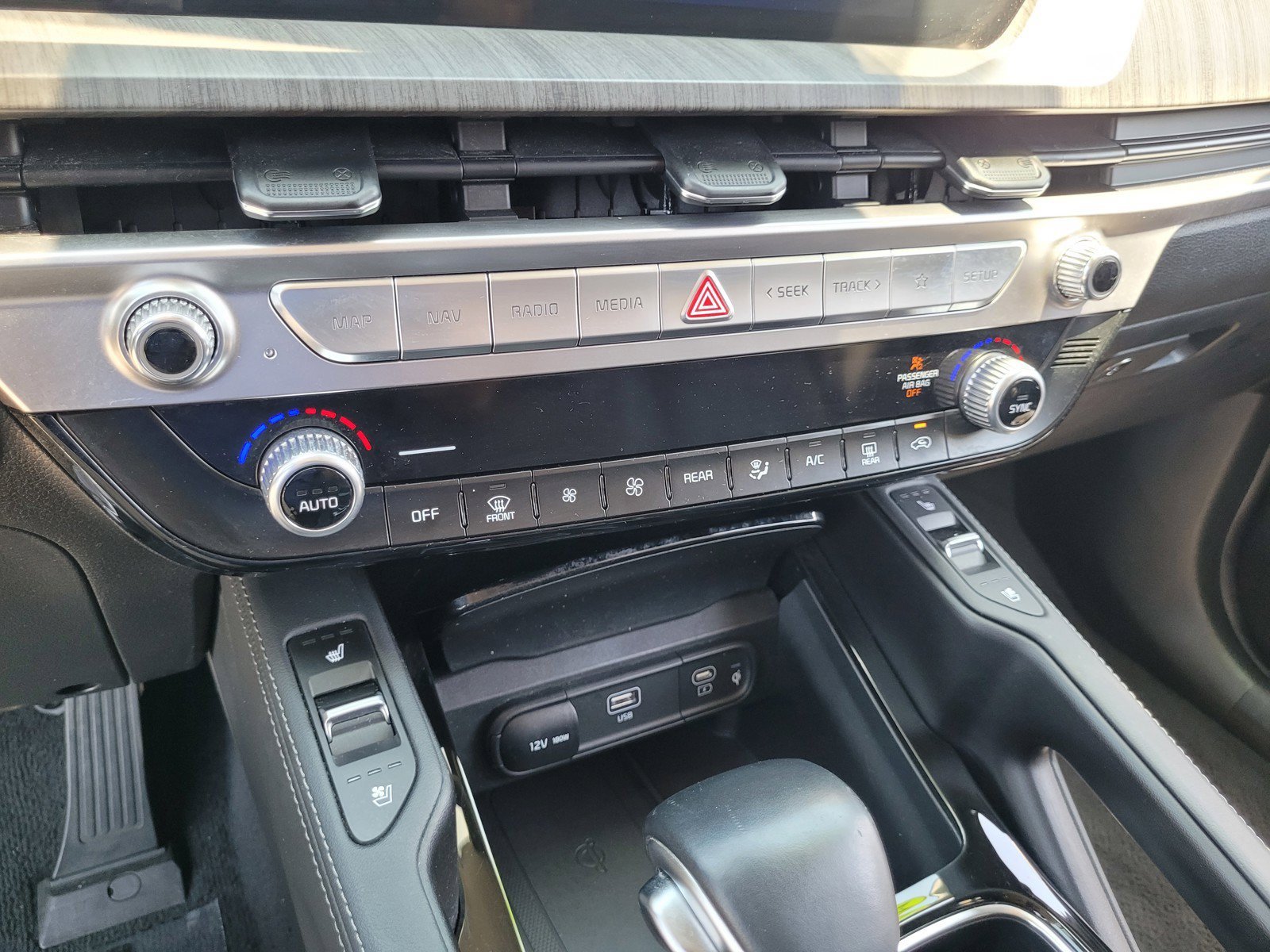 Used 2024 Kia Telluride EX FWD image 20