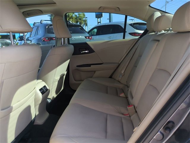 Used 2017 Honda Accord Touring image 15