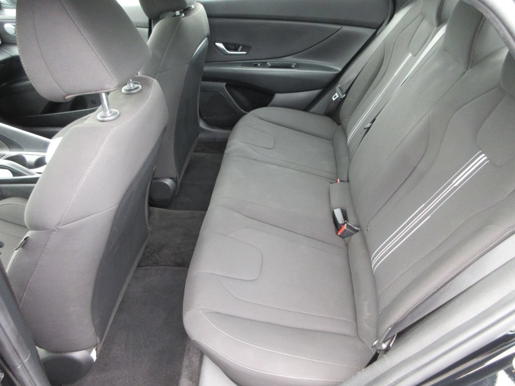 Used 2022 Hyundai Elantra SEL FWD image 12