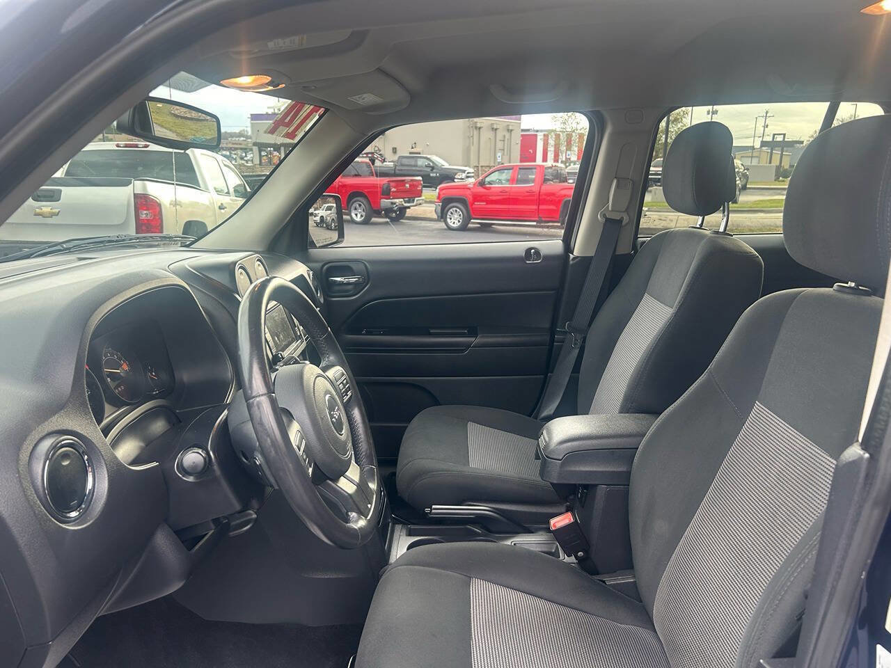 Used 2014 Jeep Patriot Latitude FWD image 19