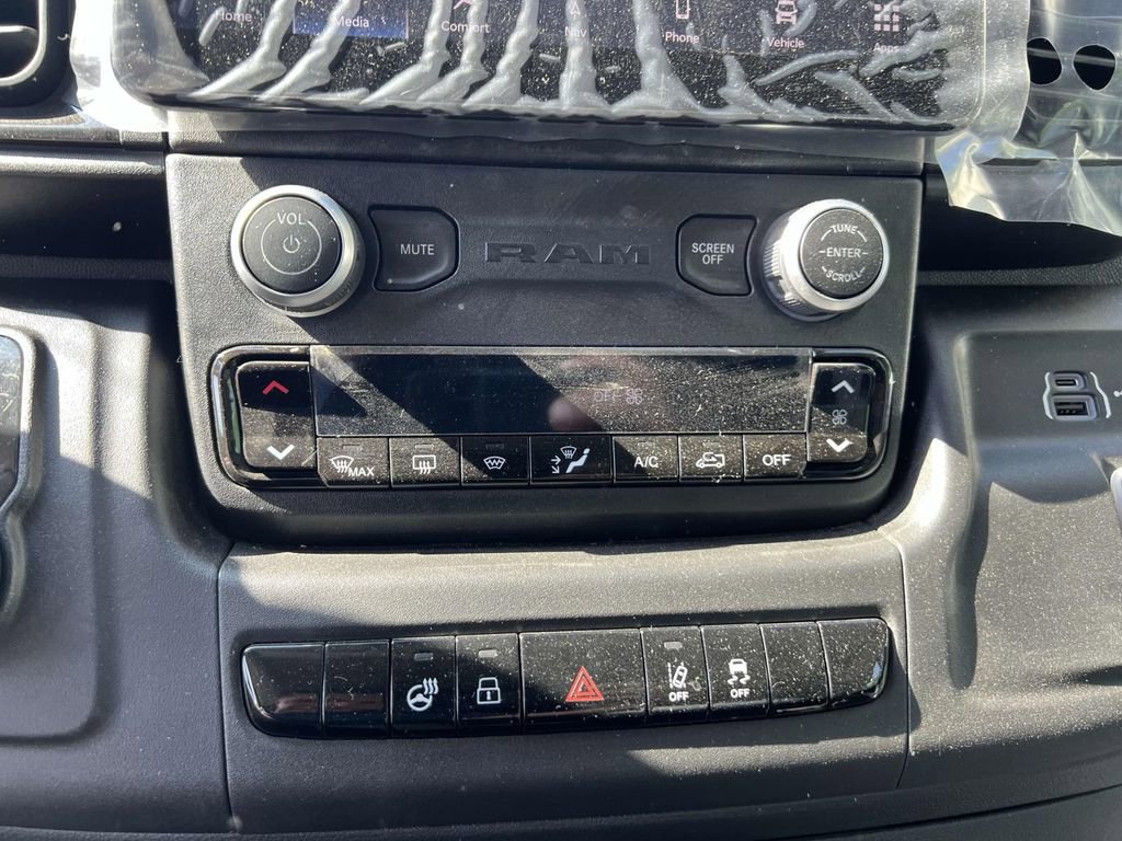 New 2024 RAM ProMaster 3500 w/ Delivery Van Package FWD image 21